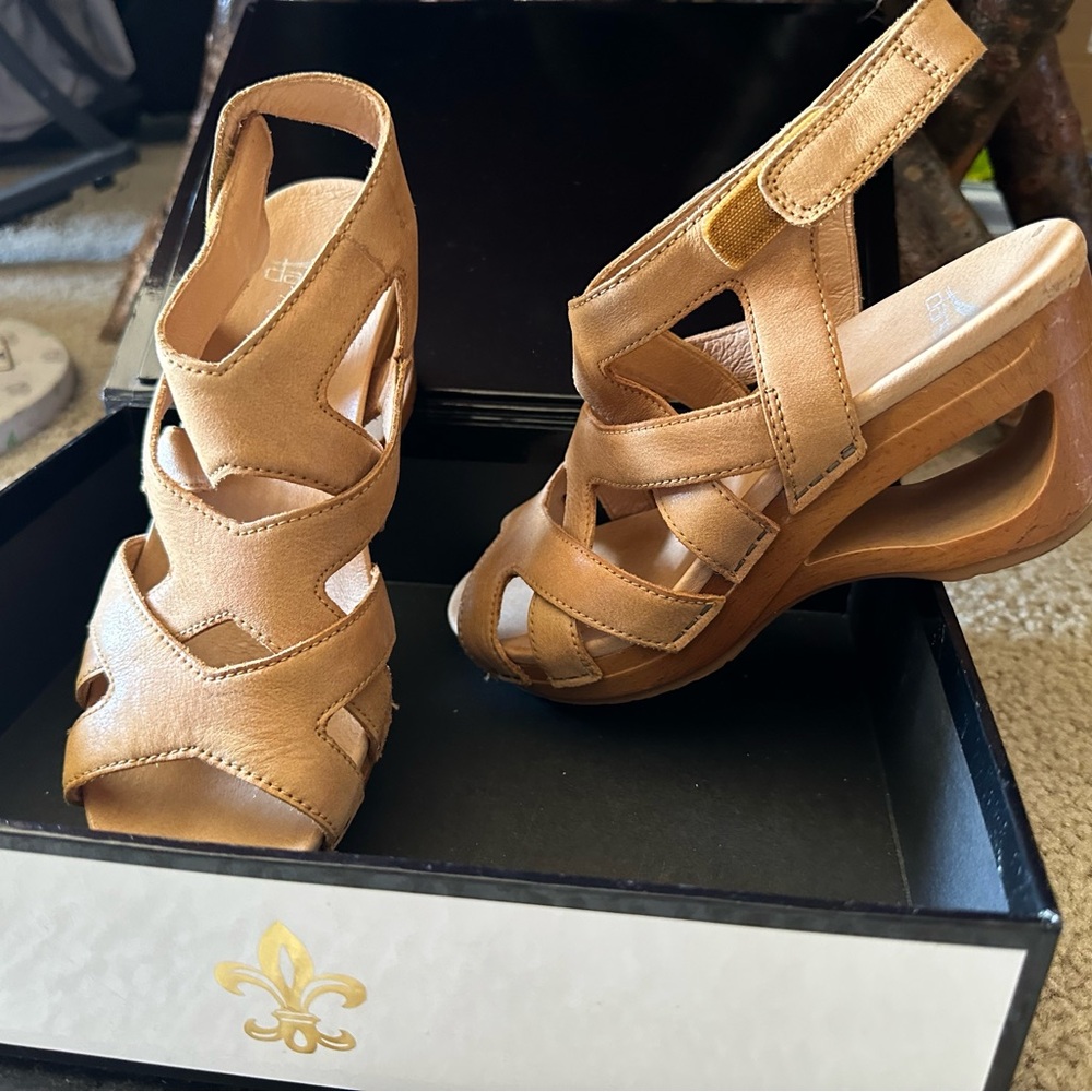 Sandals - Picture 4 of 4
